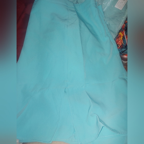 - BNIB Fashion to Figure teal blue suiting skirt, size 4x - Picture 7 of 8